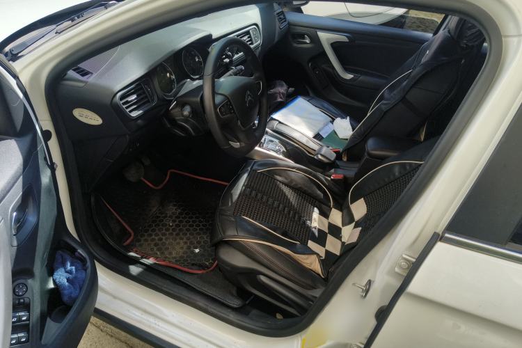 Used Citroen C3-XR 2015 1.6L Automatic Pioneer Model Interior 3