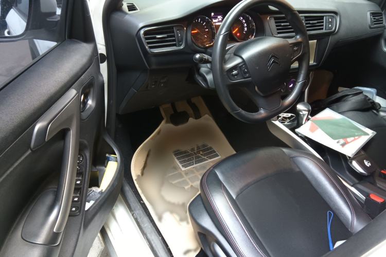 Used Citroen C3-XR 2015 1.6L Automatic Pioneer Model Interior 3