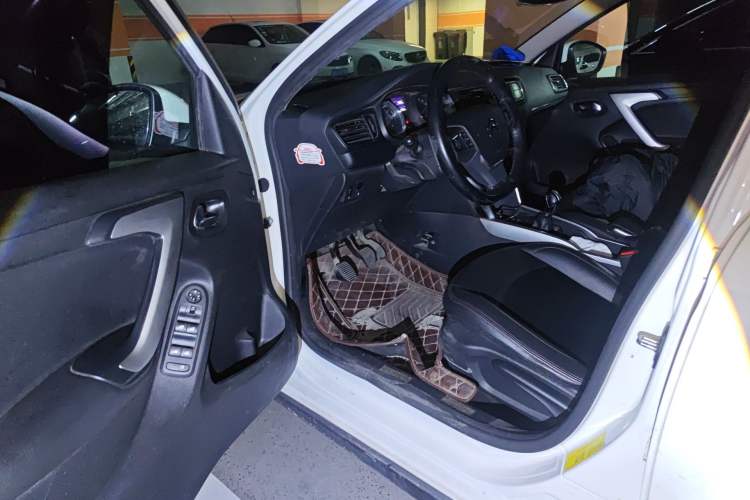 Used Citroen C3-XR 2015 1.6L Manual Pioneer Model Interior 3