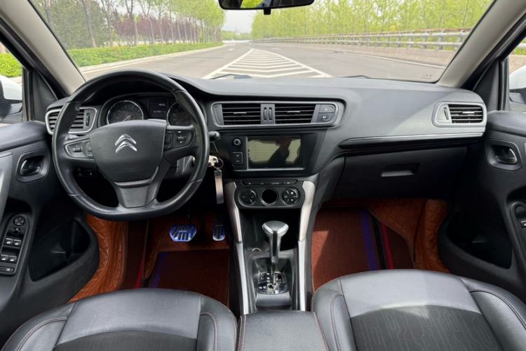 Used Citroen C3-XR 2015 1.6L Automatic Pioneer Model Interior 4