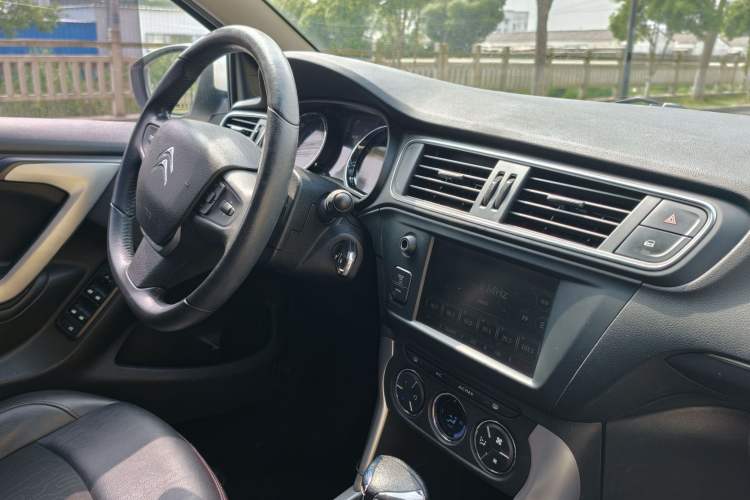 Used Citroen C3-XR 2015 1.6L Automatic Pioneer Model Interior 4