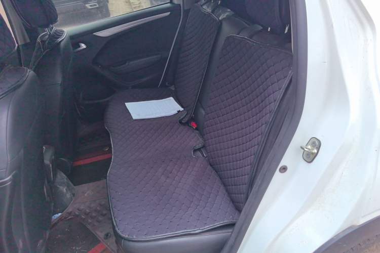 Used Citroen C3-XR 2015 1.6L Automatic Pioneer Model Interior 4