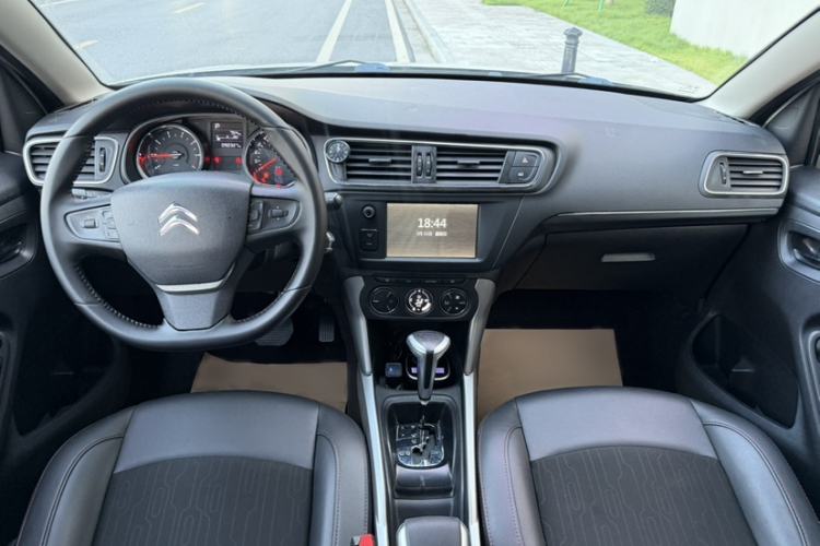 Used Citroen C3-XR 2015 1.6L Automatic Pioneer Model Interior 5