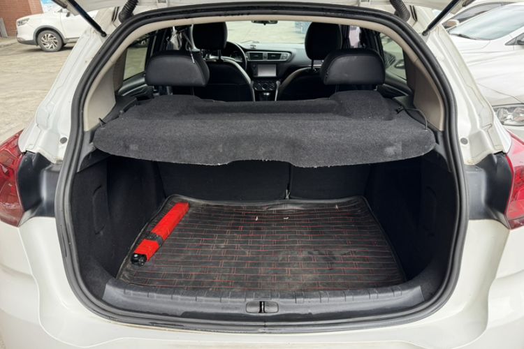 Used Citroen C3-XR 2015 1.6L Automatic Pioneer Model Interior 5