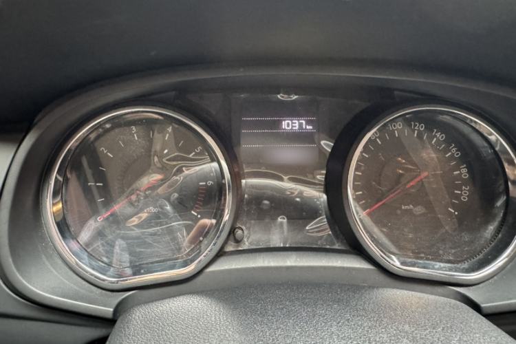 Used Citroen C3-XR 2015 1.6L Automatic Pioneer Model Interior 6