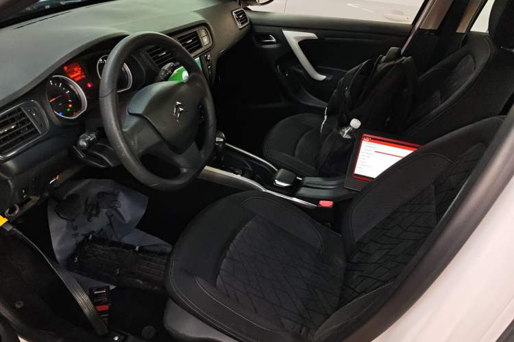 Used Citroen C3-XR 2015 1.6L Automatic Fashion Model Left Front Seat