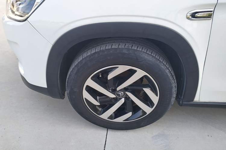 Used Citroen C3-XR 2015 1.6L Automatic Pioneer Model Left Front Wheel Hub
