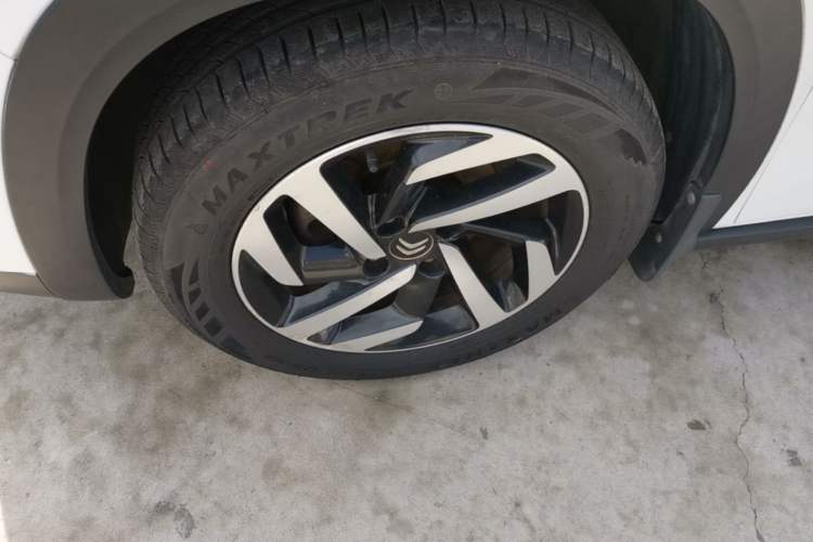 Used Citroen C3-XR 2015 1.6L Manual Pioneer Model Left Front Wheel Hub