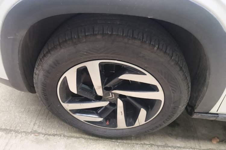 Used Citroen C3-XR 2015 1.6L Automatic Pioneer Model Left Front Wheel Hub