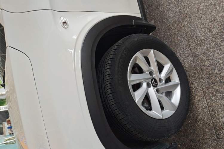 Used Citroen C3-XR 2015 1.6L Automatic Fashion Model Left Front Wheel Hub