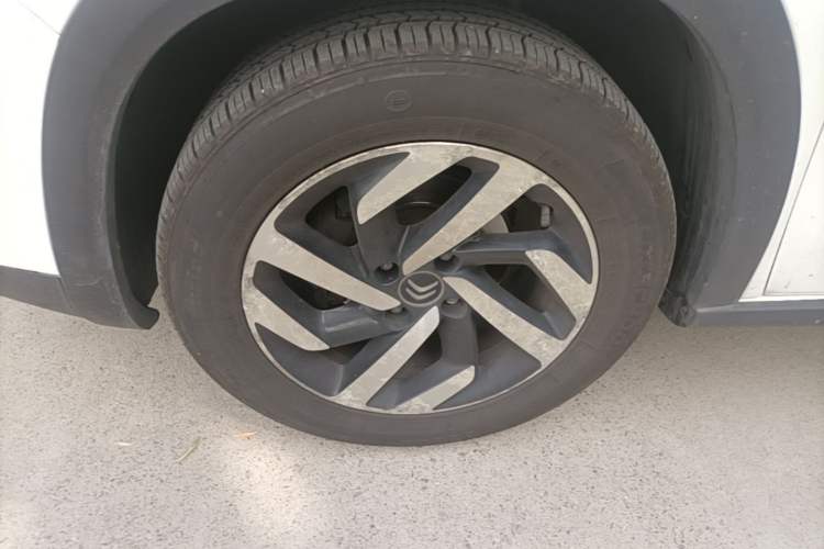 Used Citroen C3-XR 2015 1.6L Automatic Pioneer Model Left Front Wheel Hub