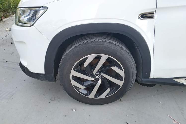 Used Citroen C3-XR 2015 1.6L Manual Pioneer Model Left Front Wheel Hub