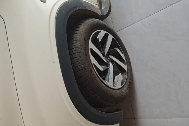 Used Citroen C3-XR 2015 1.6L Automatic Pioneer Model Left Front Wheel Hub