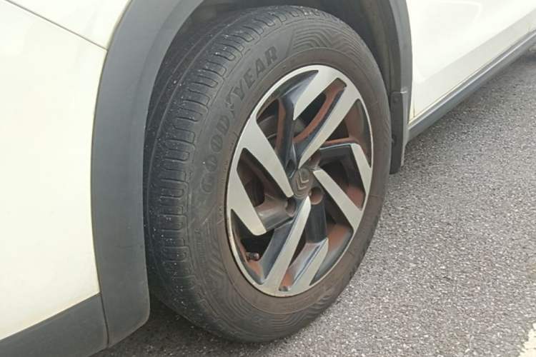 Used Citroen C3-XR 2015 1.6L Automatic Pioneer Model Left Front Wheel Hub