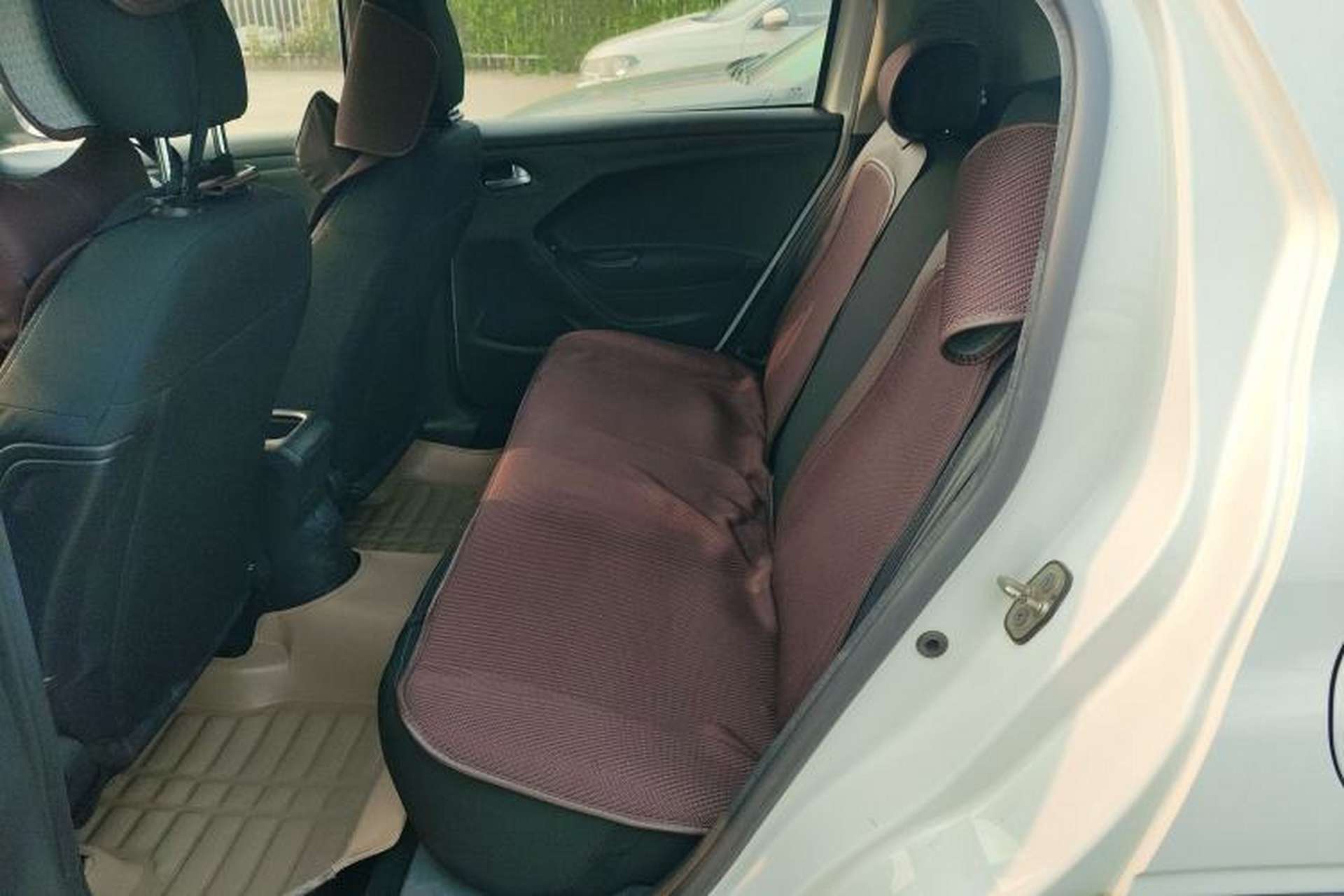 Used Citroen C3-XR 2015 1.6L Automatic Fashion Model Left Rear Seat