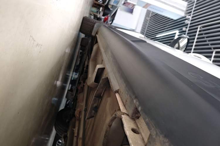 Used Citroen C3-XR 2015 1.6THP Automatic Pioneer Model Left Side Sill