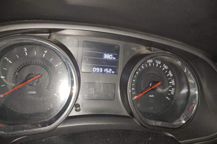 Used Citroen C3-XR 2015 1.6L Automatic Pioneer Model Odometer Close Up
