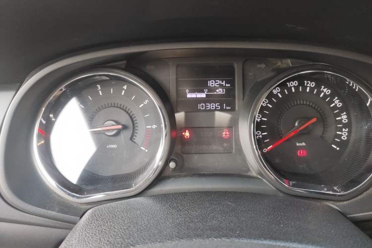 Used Citroen C3-XR 2015 1.6L Manual Pioneer Model Odometer Close Up