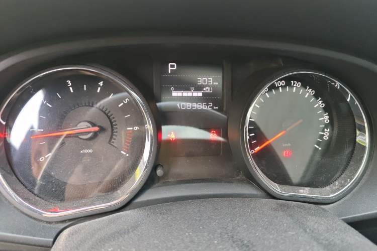 Used Citroen C3-XR 2015 1.6THP Automatic Flagship Model Odometer Close Up