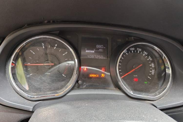 Used Citroen C3-XR 2015 1.6L Manual Pioneer Model Odometer Close Up