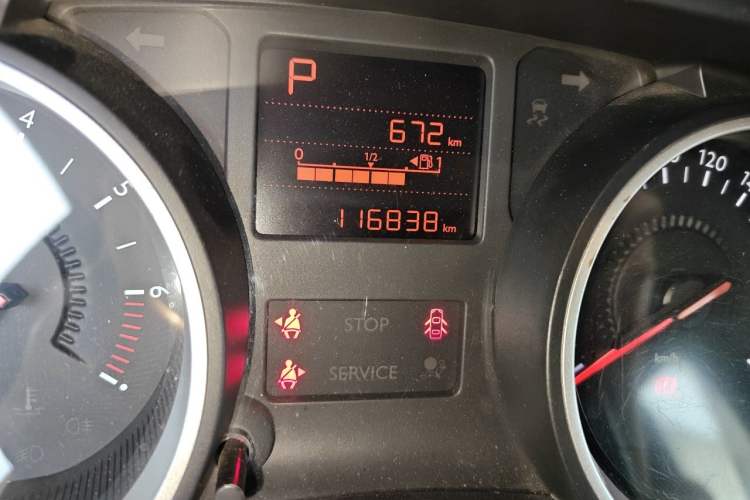 Used Citroen C3-XR 2015 1.6L Automatic Fashion Model Odometer Close Up