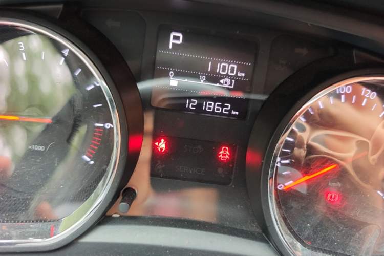 Used Citroen C3-XR 2015 1.6THP Automatic Pioneer Model Odometer Close Up