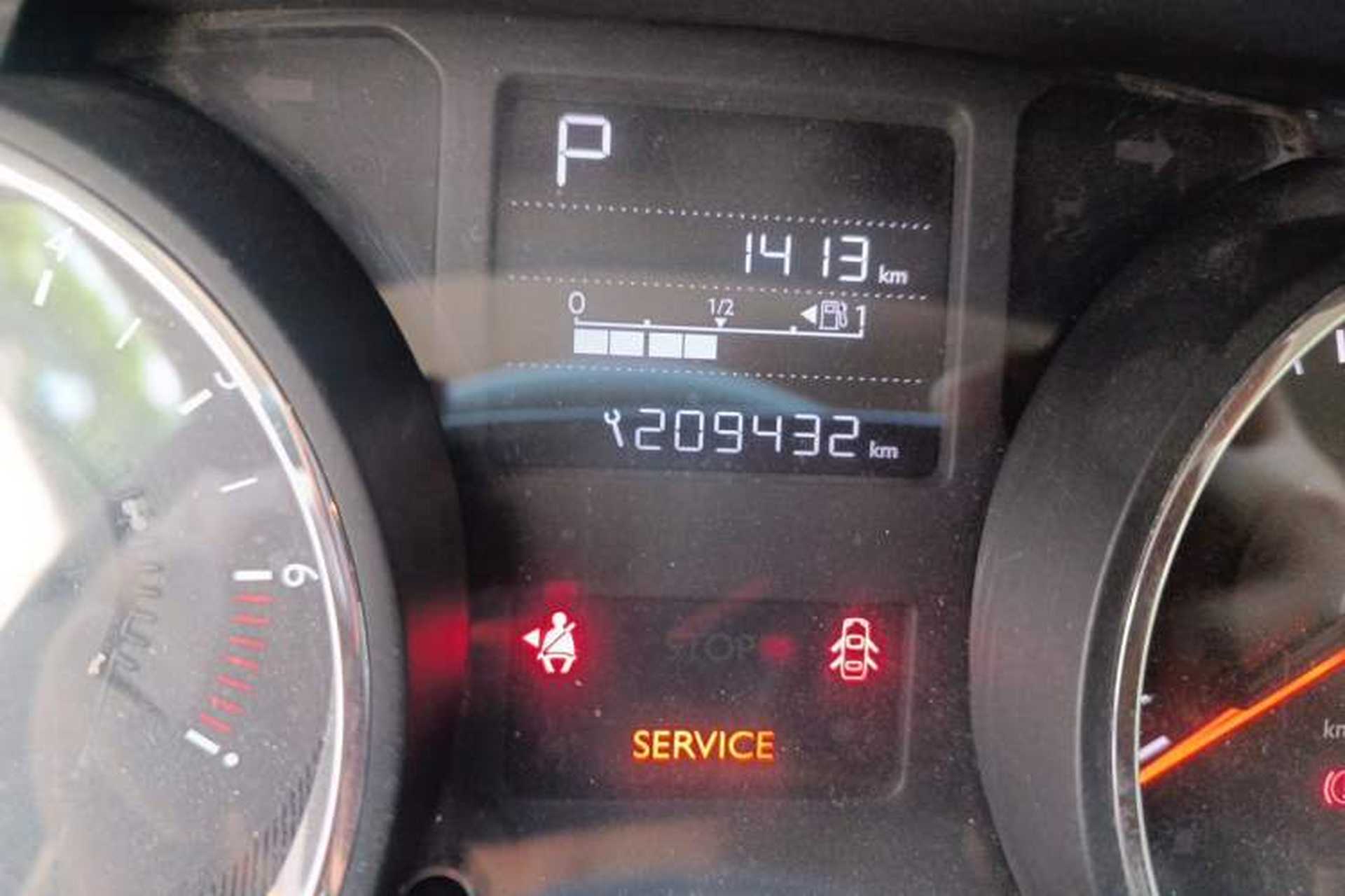 Used Citroen C3-XR 2015 1.6L Automatic Pioneer Model Odometer Close Up