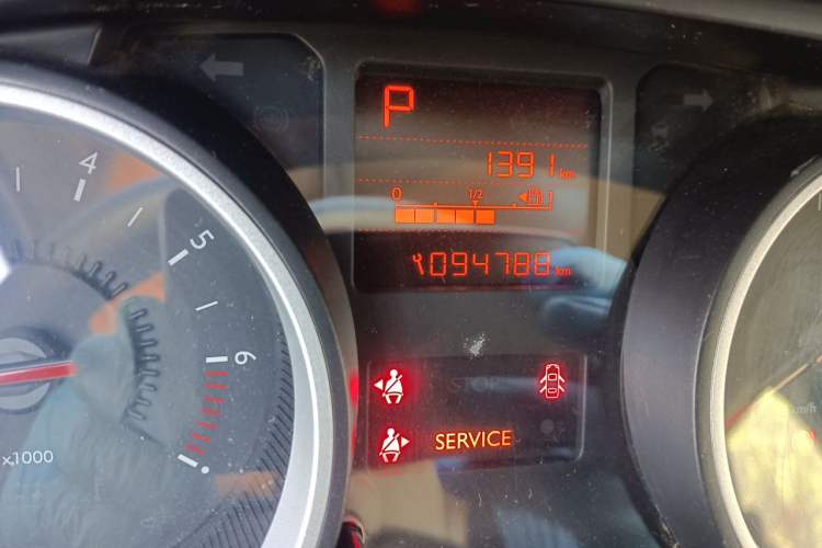 Used Citroen C3-XR 2015 1.6L Automatic Fashion Model Odometer Close Up