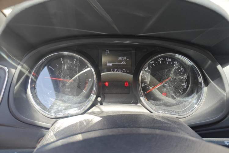 Used Citroen C3-XR 2015 1.6THP Automatic Smart Model Odometer Close Up