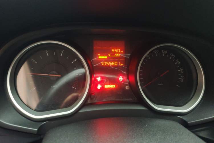 Used Citroen C3-XR 2015 1.6L Manual Fashion Edition Odometer Close Up