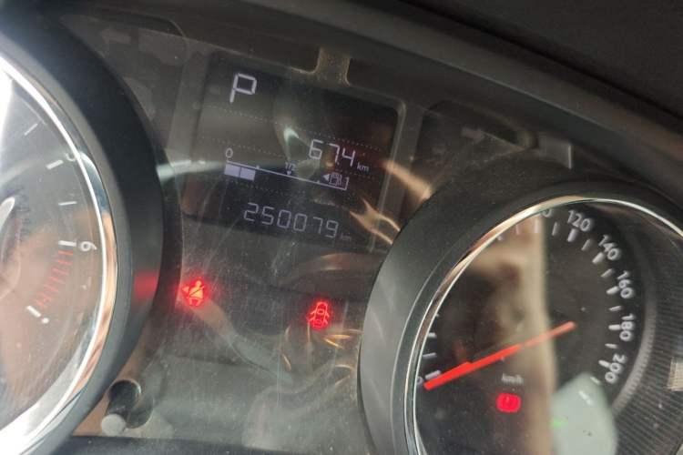 Used Citroen C3-XR 2015 1.6THP Automatic Flagship Model Odometer Close Up