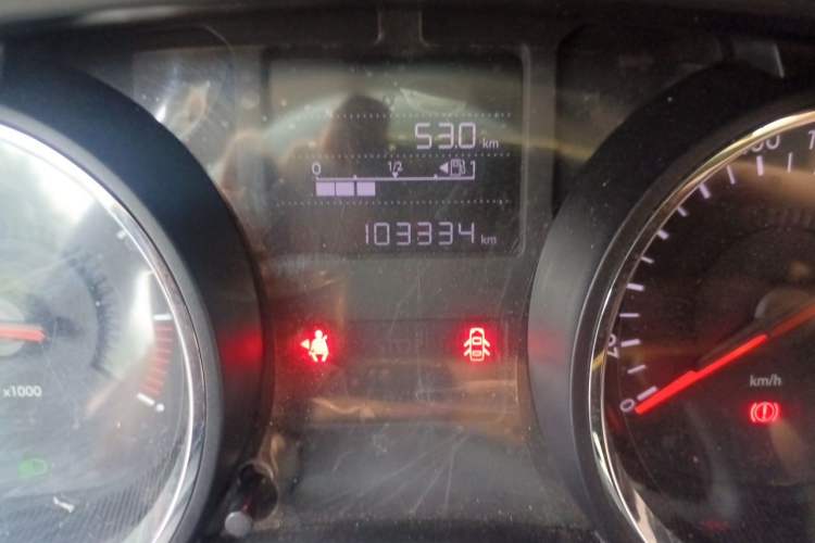 Used Citroen C3-XR 2015 1.6L Manual Pioneer Model Odometer Close Up
