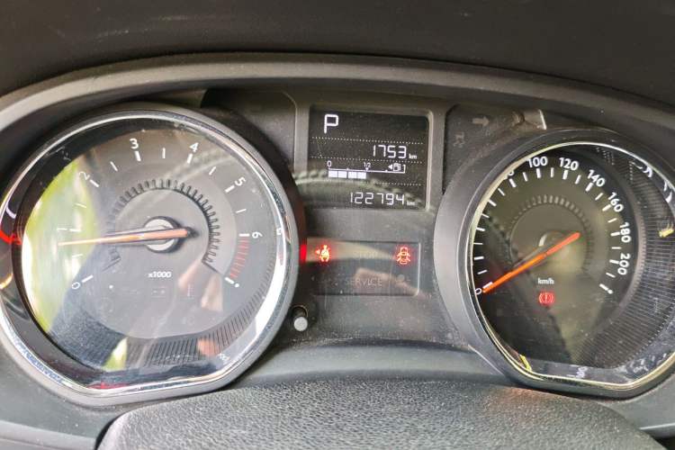 Used Citroen C3-XR 2015 1.6L Automatic Smart Version Odometer Close Up