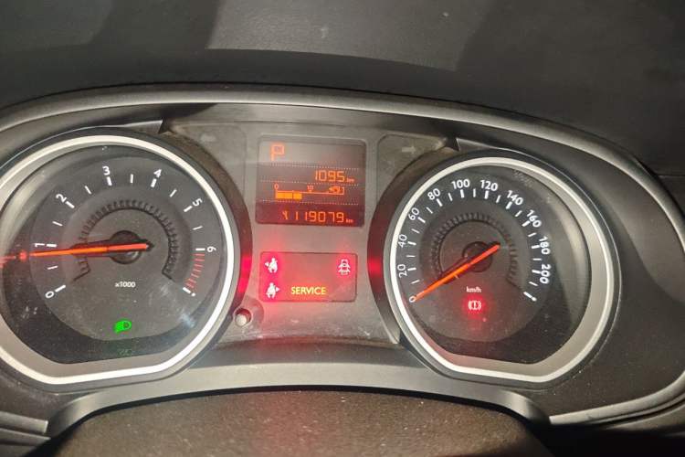 Used Citroen C3-XR 2015 1.6L Automatic Fashion Model Odometer Close Up