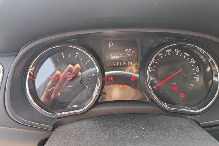 Used Citroen C3-XR 2015 1.6THP Automatic Flagship Model Odometer Close Up
