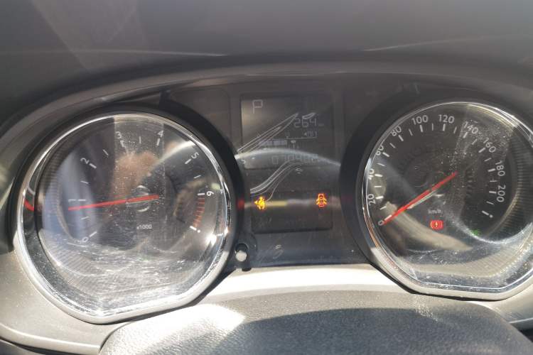 Used Citroen C3-XR 2015 1.6THP Automatic Flagship Model Odometer Close Up