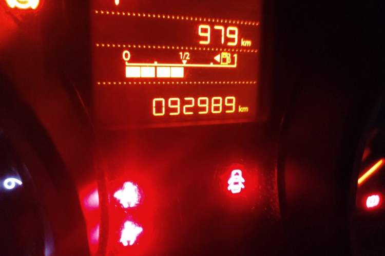 Used Citroen C3-XR 2015 1.6L Automatic Fashion Model Odometer Close Up