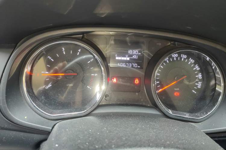 Used Citroen C3-XR 2015 1.6L Manual Pioneer Model Odometer Close Up