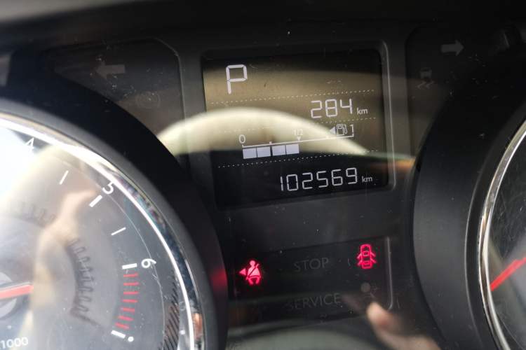 Used Citroen C3-XR 2015 1.6THP Automatic Flagship Model Odometer Close Up