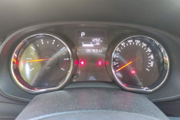 Used Citroen C3-XR 2015 1.6THP Automatic Pioneer Model Odometer Close Up