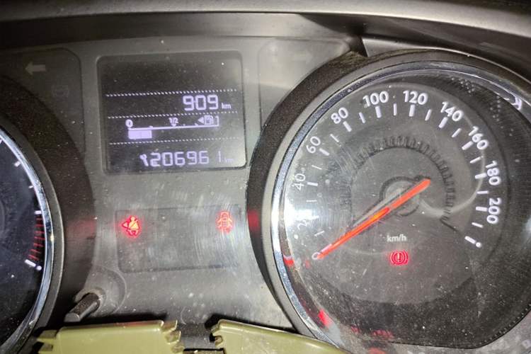 Used Citroen C3-XR 2015 1.6L Manual Pioneer Model Odometer Close Up
