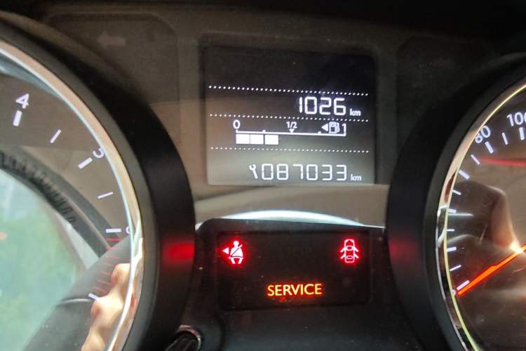 Used Citroen C3-XR 2015 1.6L Manual Pioneer Model Odometer Close Up