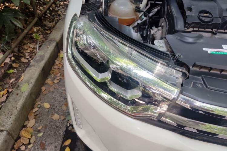Used Citroen C3-XR 2015 1.6L Automatic Smart Version Right Front Headlight