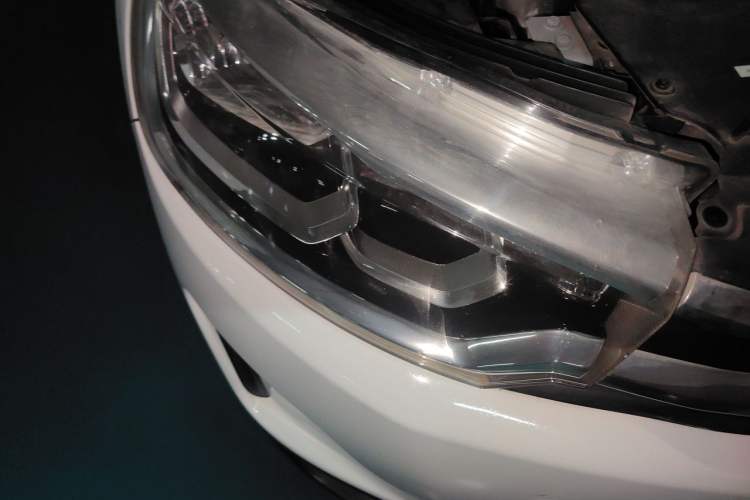 Used Citroen C3-XR 2015 1.6L Automatic Fashion Model Right Front Headlight