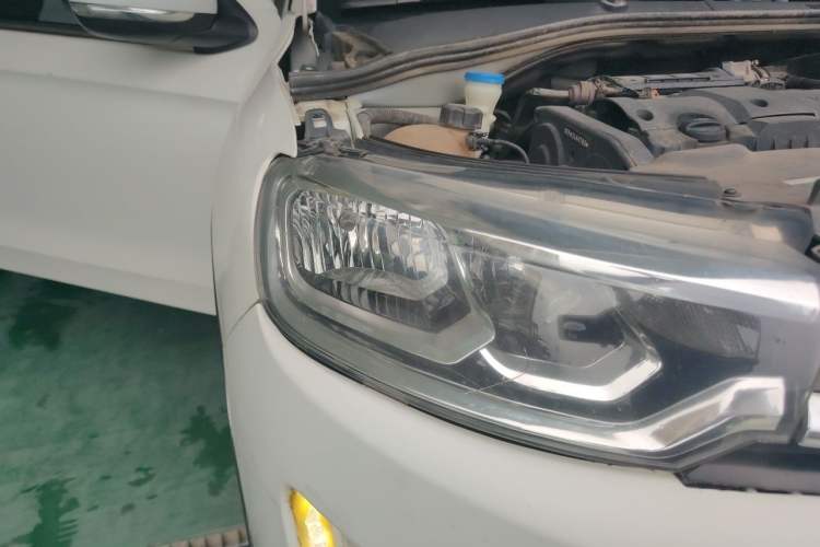 Used Citroen C3-XR 2015 1.6L Automatic Pioneer Model Right Front Headlight