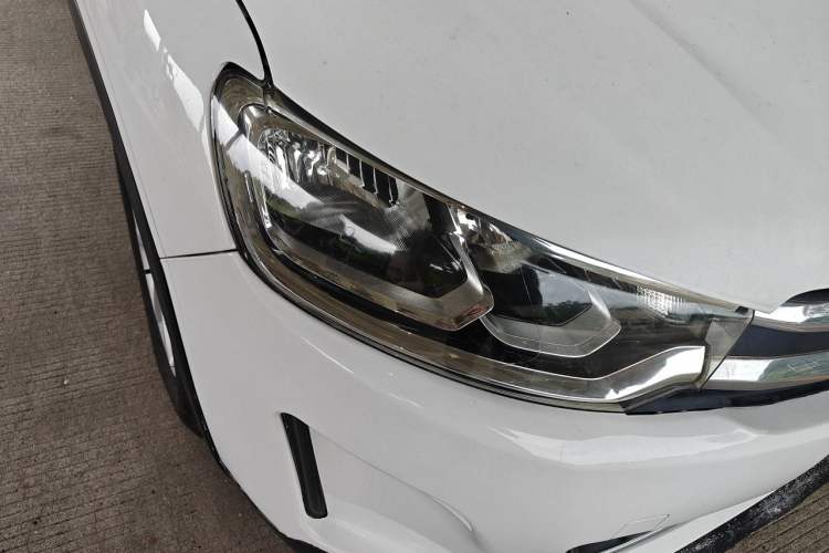 Used Citroen C3-XR 2015 1.6L Automatic Fashion Model Right Front Headlight