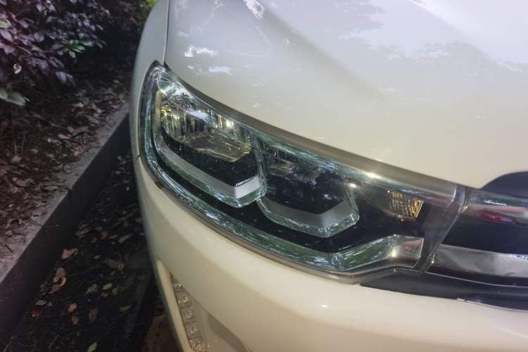 Used Citroen C3-XR 2015 1.6L Automatic Pioneer Model Right Front Headlight