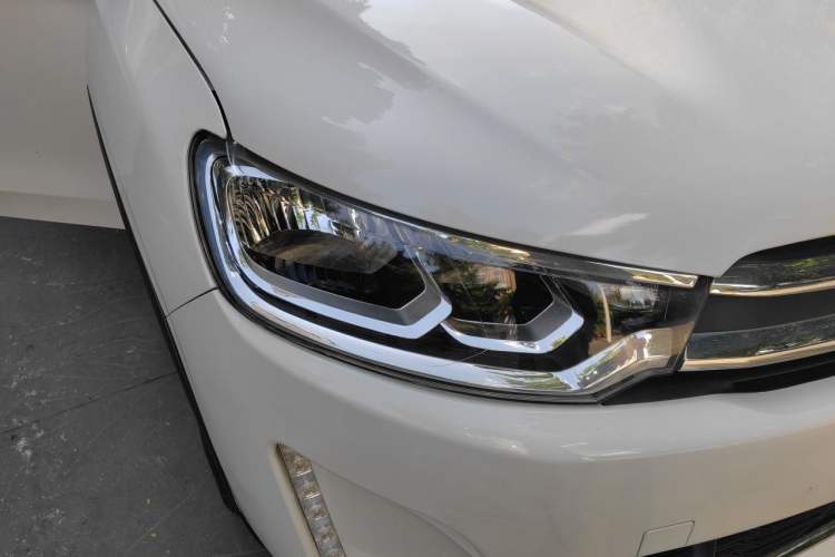 Used Citroen C3-XR 2015 1.6THP Automatic Pioneer Model Right Front Headlight