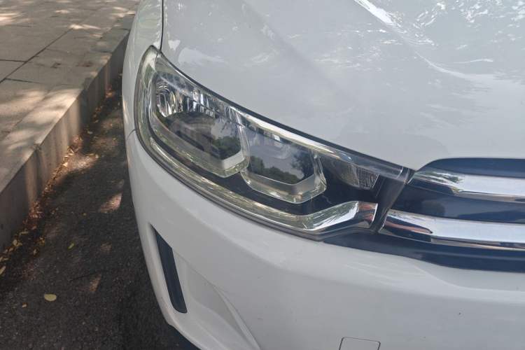 Used Citroen C3-XR 2015 1.6L Manual Fashion Edition Right Front Headlight