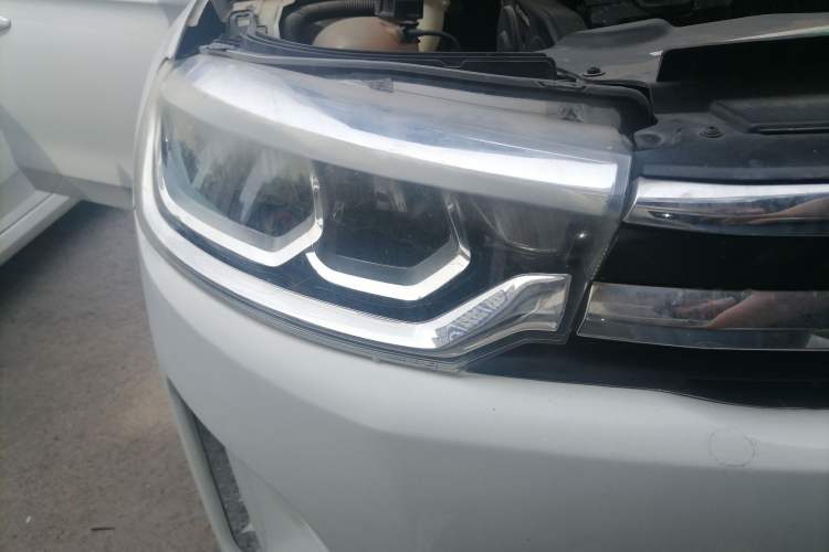 Used Citroen C3-XR 2015 1.6L Automatic Pioneer Model Right Front Headlight